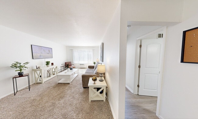 Photo - 517 E Division St Unit ID1253109P