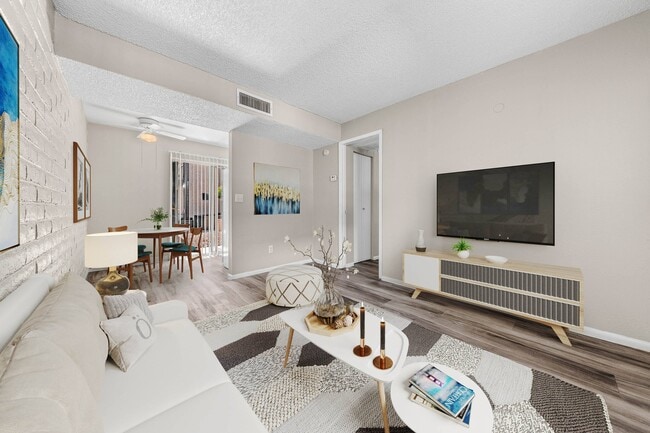 Photo - Fountain Plaza