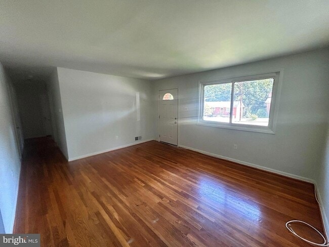 Photo - 11004 Schuylkill Rd