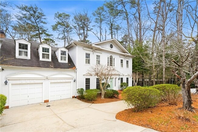 Photo - 430 W Wesley Rd NW