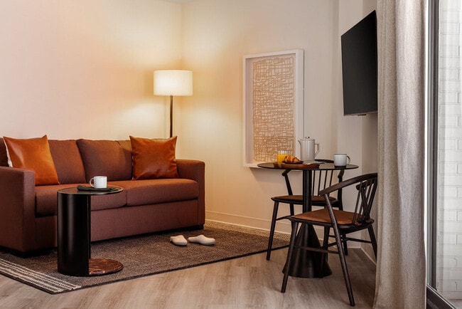 Photo - 77 9th St E Unit SI ID1459969P