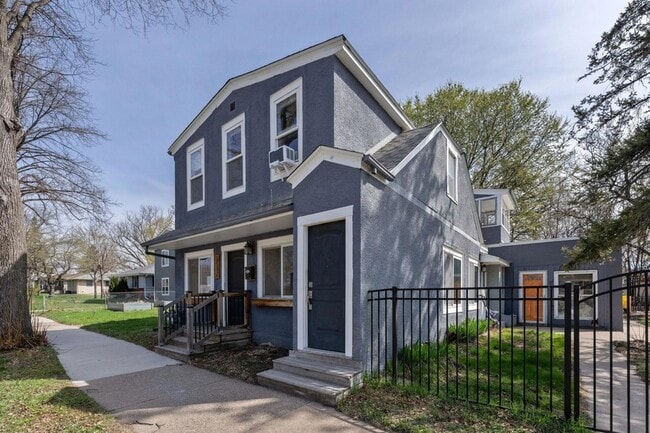 Photo - 3547 Main St NE