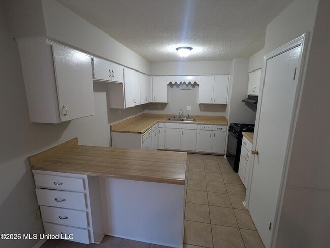 Photo - 6565 Hermitage Rd