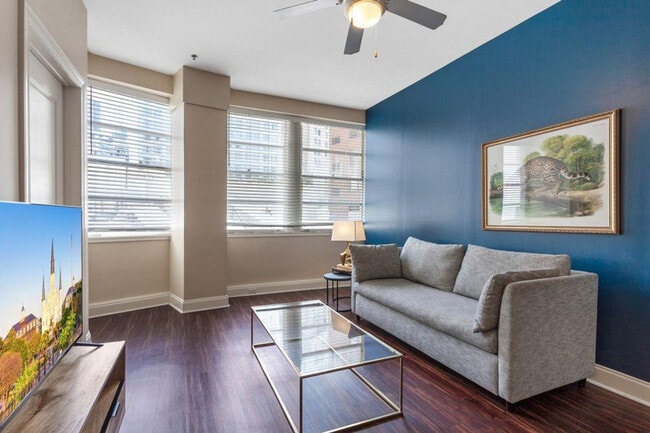 Building Photo - 925 Common St Unit ID1266940P