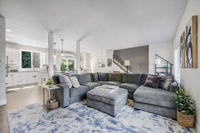 Building Photo - 749 S Mason Ave Unit SI ID1045890P