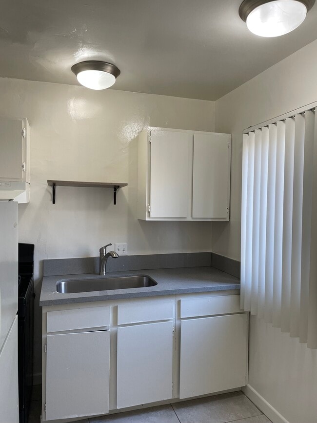 Photo - Westwood Plaza Apartments