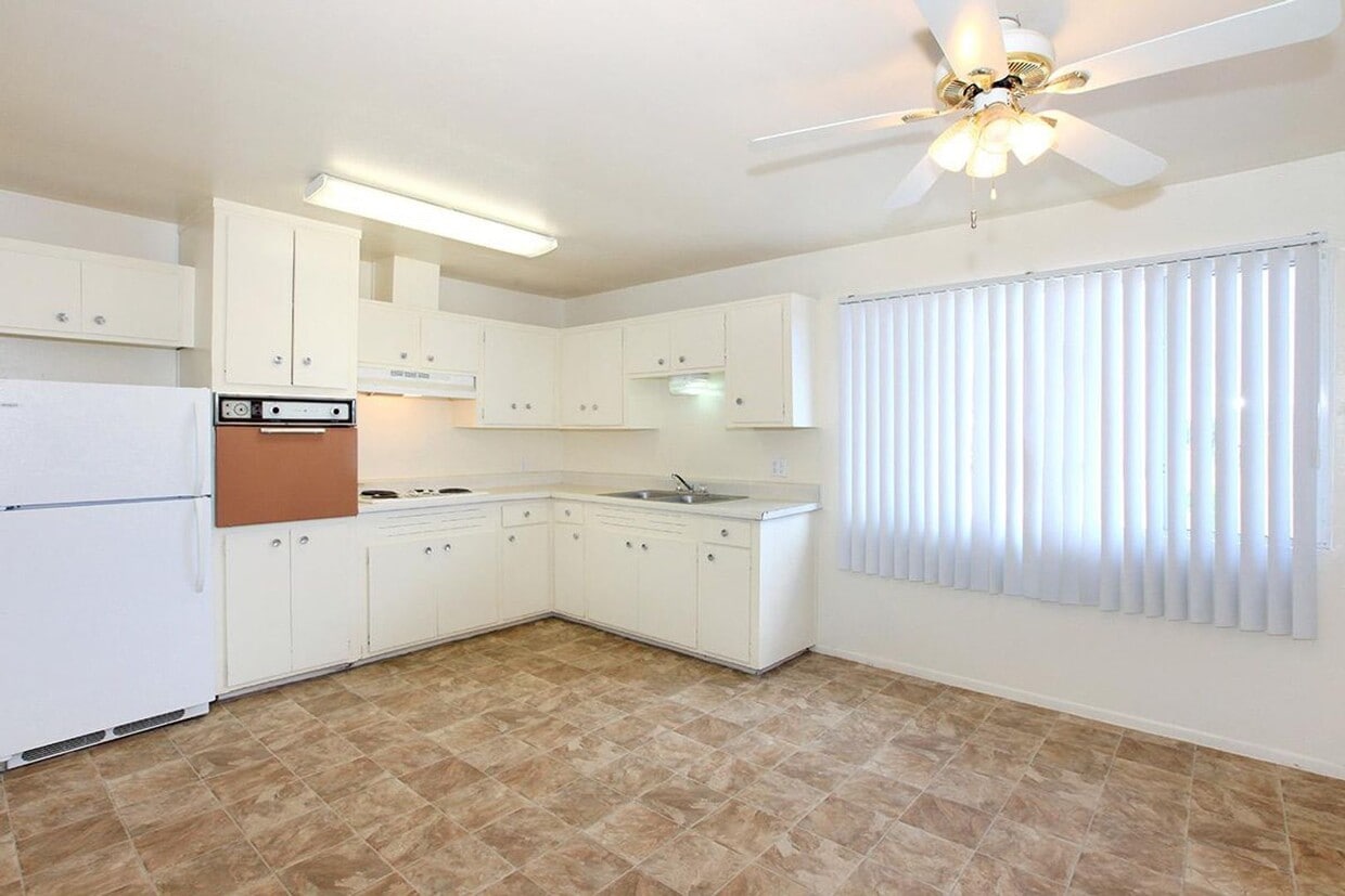 Floor Plan - 915 SQ FT 2BR/1BA Vintage Style 2nd floor