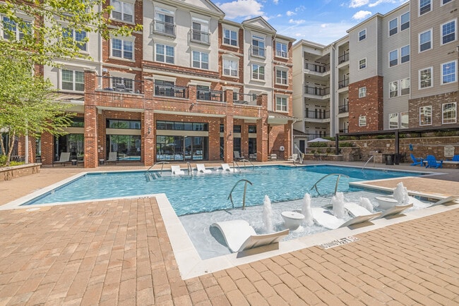 Building Photo - Creekside at Crabtree