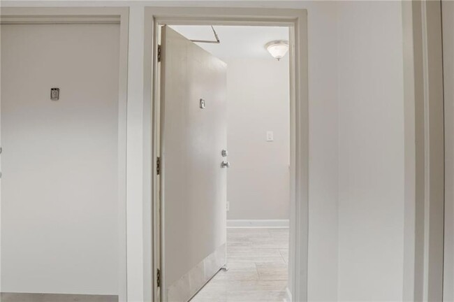 Photo - 2285 Peachtree Rd NE Unit 709