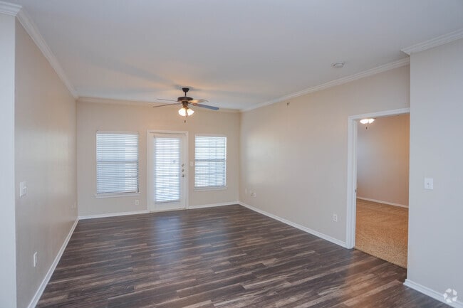 2BR, 2BA - 1153SF - The Navarro - B3 - Stoneleigh on Cartwright