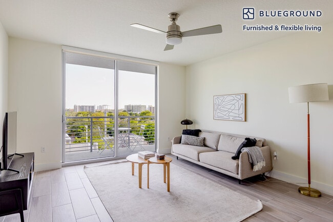 Building Photo - 1000 NW 7th St Unit SI FL6-ID144