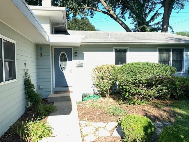 Photo - 1126 Laurel Ln