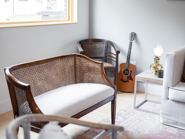 Building Photo - 703 SE A St Unit ID1241316P