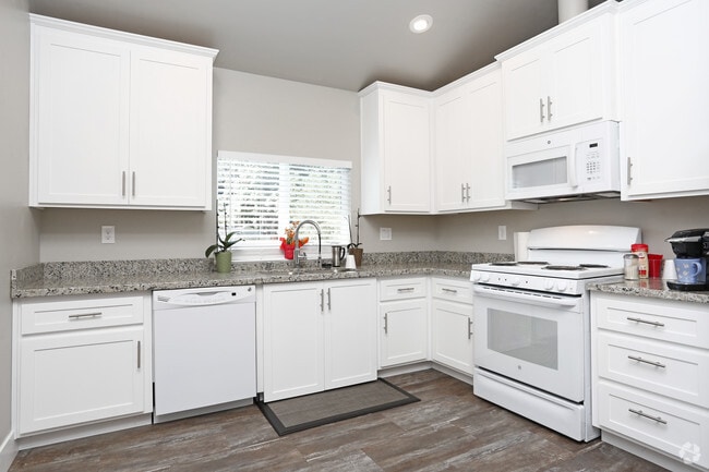 Interior Photo - Estates at Wilhaggin