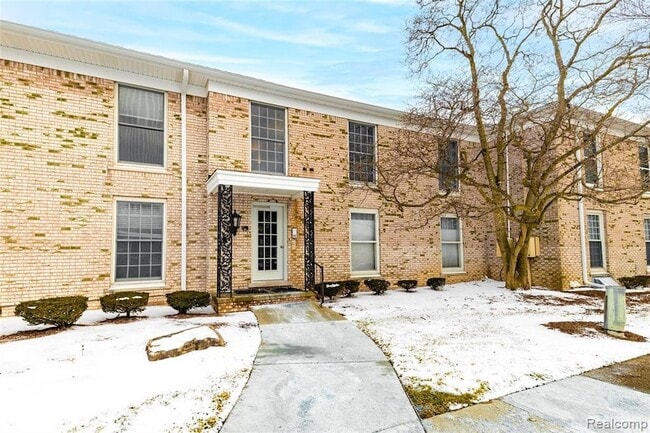 Photo - 24356 E River Rd Unit 14