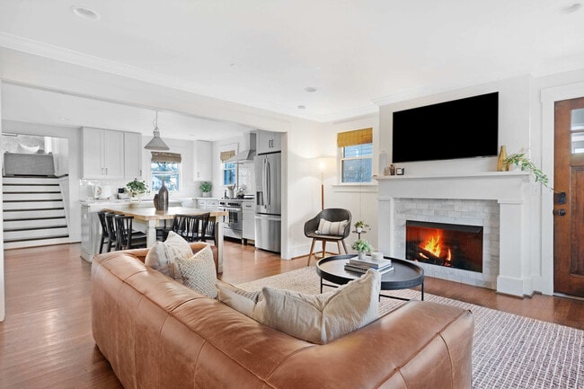 Building Photo - 1701 Neal Terrace Unit ID1043929P