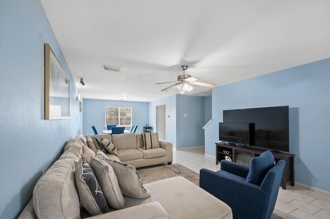 Photo - 13723 Anwar Dr