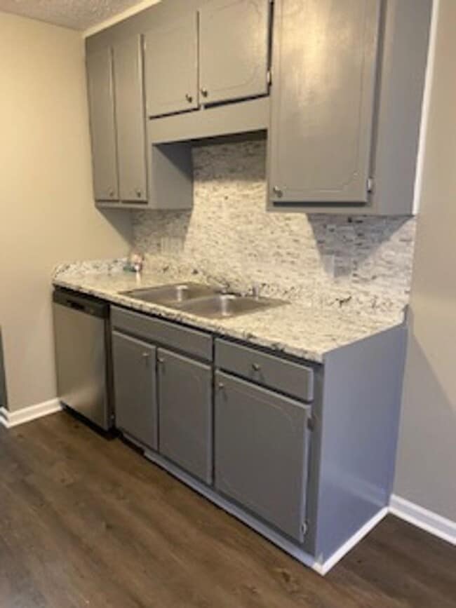 Photo - Woodland Park Apartments