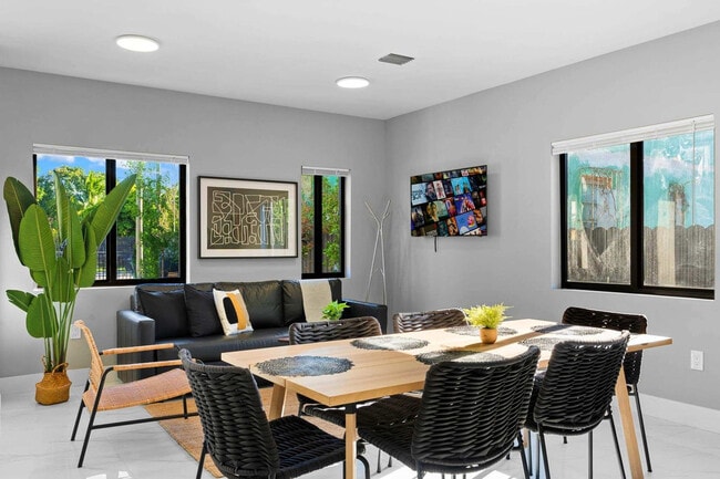 Building Photo - 1540 NW 46th St Unit FL1-ID1254772P