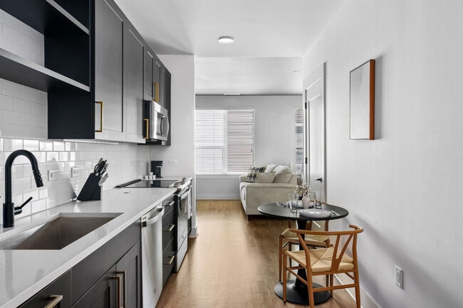 Photo - 2412 W Cypress St Unit ID1313890P