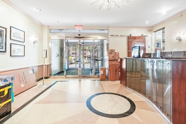 Photo - 201 St Pauls Ave Unit 4P