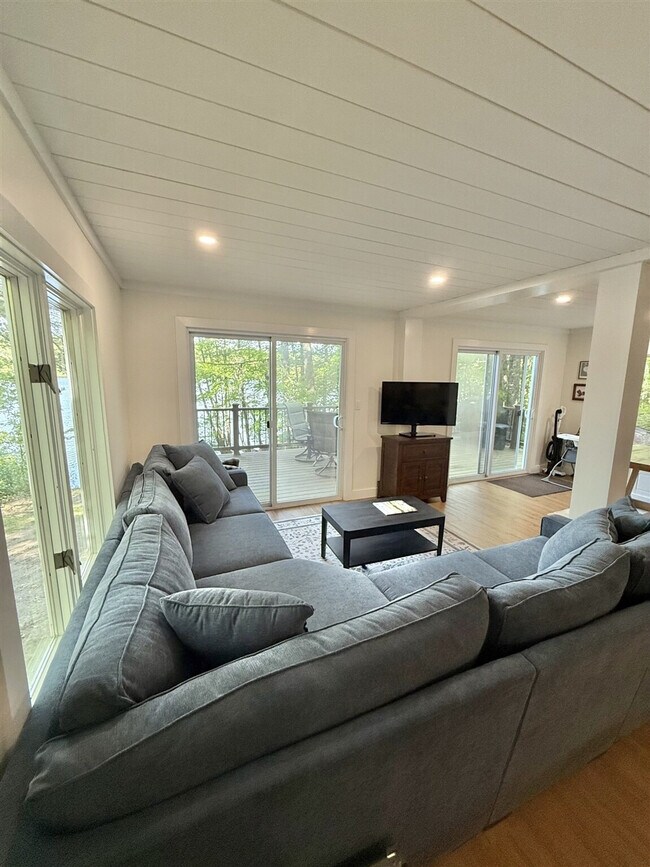 Photo - 145 Beach Rd Unit ID1255649P