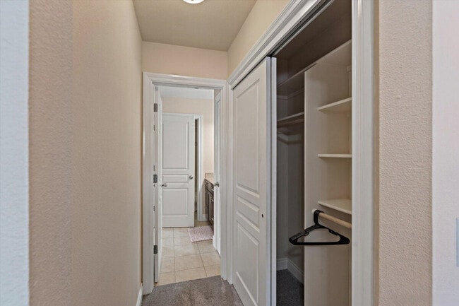 Photo - 243 W 13th Ave Unit SI ID1284535P