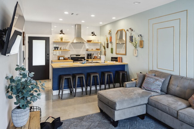 Photo - 219 W 22nd St Unit ID1072443P