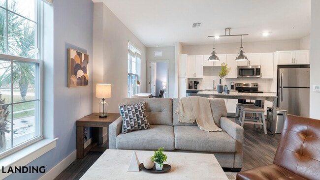 Photo - 5885 Lakehurst Dr Unit 1229