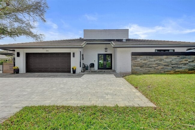 Building Photo - 614 W Lakewoode Cir
