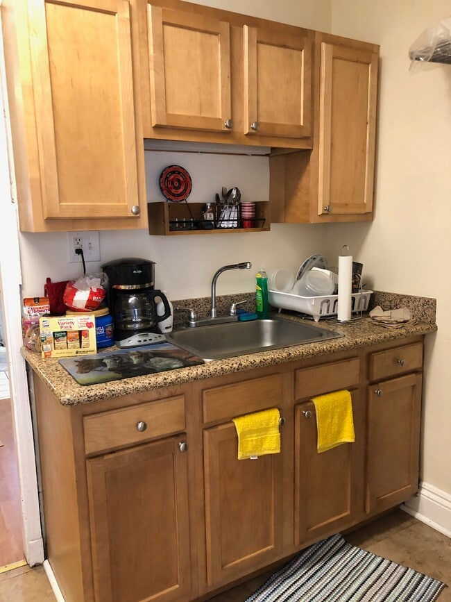 Kitchen - 417 S Winebiddle St