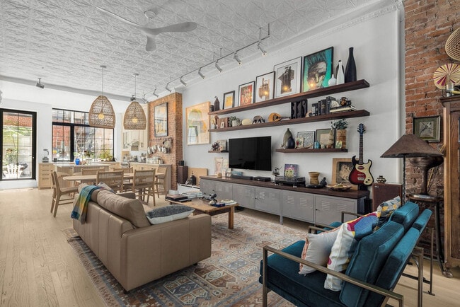 Building Photo - 33 Bond St Unit ID1256825P