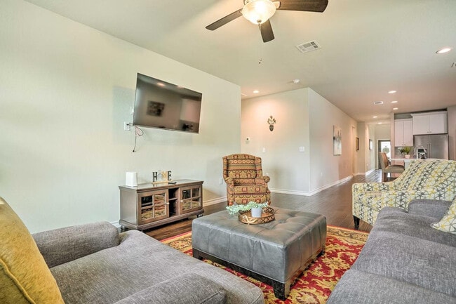 Photo - 5603 Chestnut Xing Unit SI ID1385902P