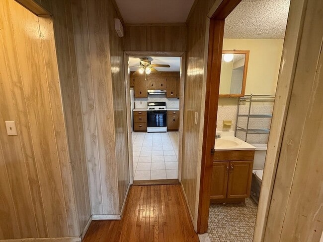 Photo - 87 Bartlett St Unit 2