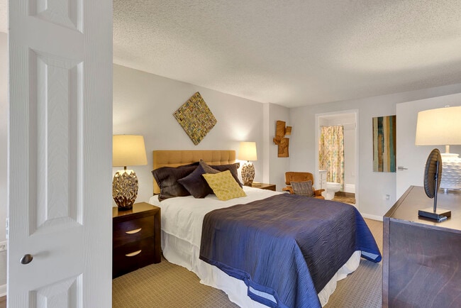 Photo - Colorado Station