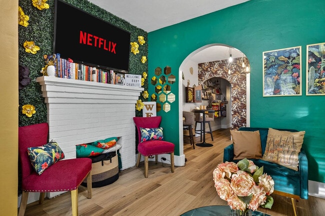 Building Photo - 5901 N Ola Ave Unit ID1268823P