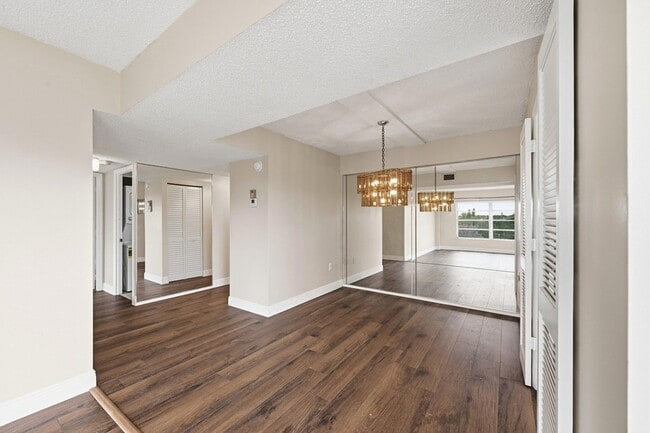 Photo - 4158 Inverrary Dr Unit 511