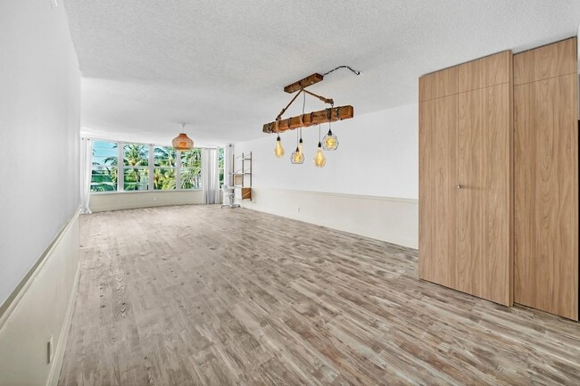 Photo - 3051 NE 48th St Unit 301