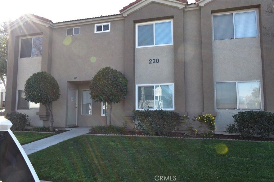 Photo - 260 W 3rd St