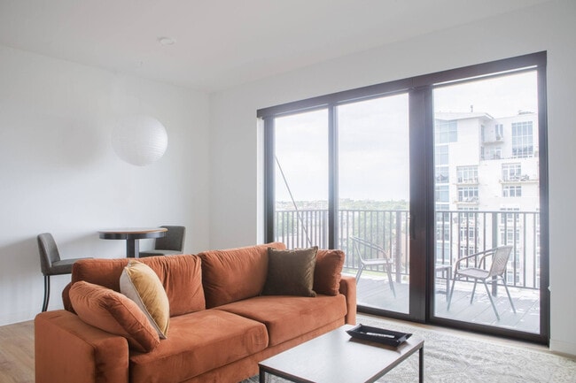 Photo - 1237 N Van Buren St Unit ID1379023P