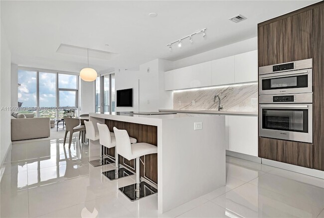 Photo - 851 NE 1st Ave Unit 1701