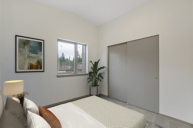 Photo - Crescent Point Apartments