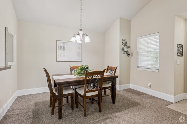2BR, 2BA - 1,350SF - Dining Room - Lenox Pointe