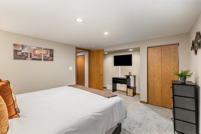 Photo - 336 N Walnut St Unit SI ID1285073P