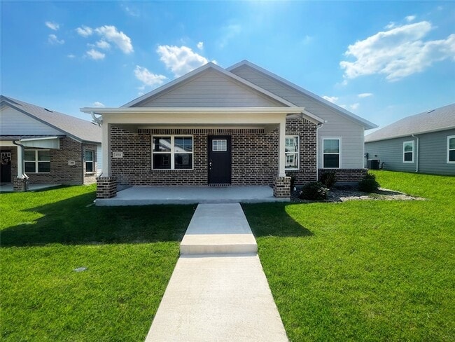 Building Photo - 4004 Dayton Dr