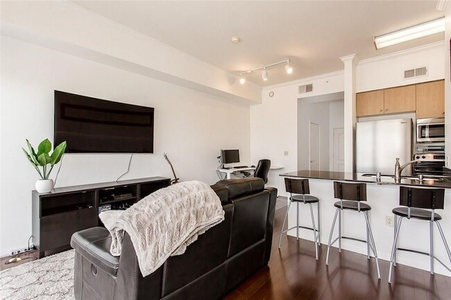 Photo - 3225 Turtle Creek Blvd Blvd Unit 1140