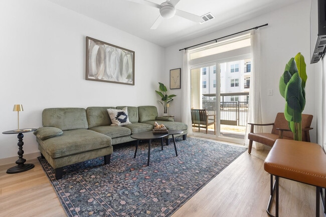 Building Photo - 1301 Leah Ave Unit SI FL1-ID1499096P