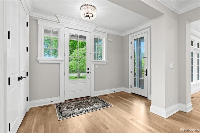 Photo - 1897 Norfolk St