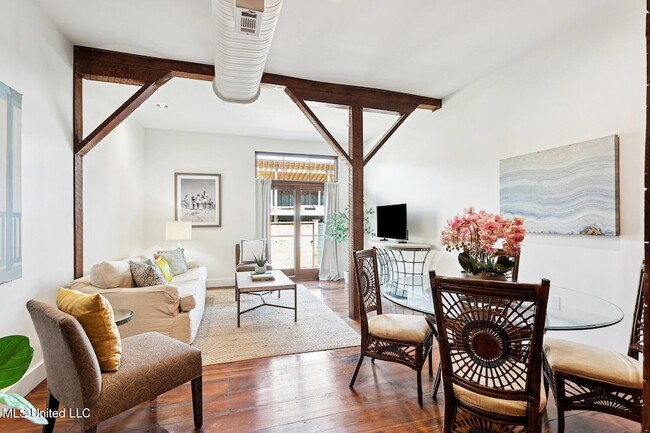 Photo - 301 S Toulme St Unit 103