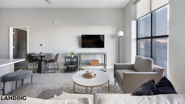 Photo - 600 19th St N Unit 203